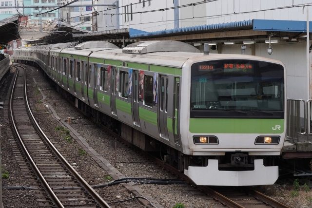 JR Yamanote train 